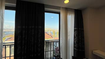 Deluxe-Doppelzimmer, Meerblick | Hochwertige Bettwaren, schallisolierte Zimmer, Bügeleisen/Bügelbrett