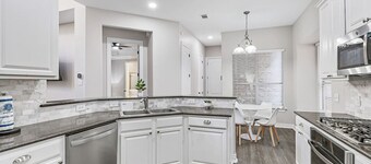 Cozy 5BR Estate Lewisville - Office