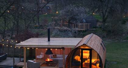 Luxury Rural Cabin with Wood Fired Hot Tub
