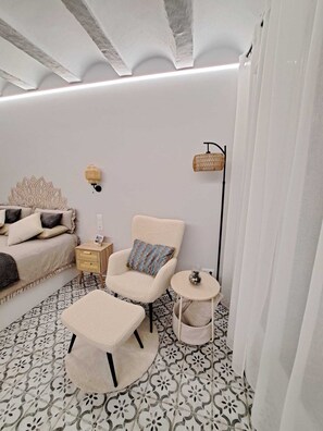 1 habitación, tabla de planchar con plancha, wifi gratis y ropa de cama 