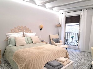 1 bedroom, iron/ironing board, free WiFi, bed sheets - The balcony of Caballerías. Logroño historic center. (Logroño)