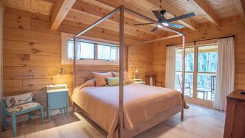 3 makuuhuonetta, silitysrauta/-lauta, ilmainen Wi-Fi, vuodevaatteet