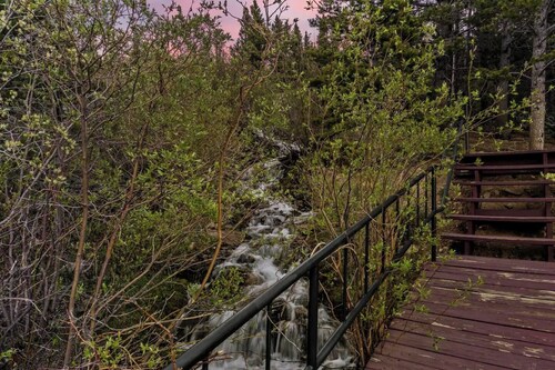 Amazing 10,000-Ft Views Vacation Retreat w/ Hot Tub & PS5 Fun