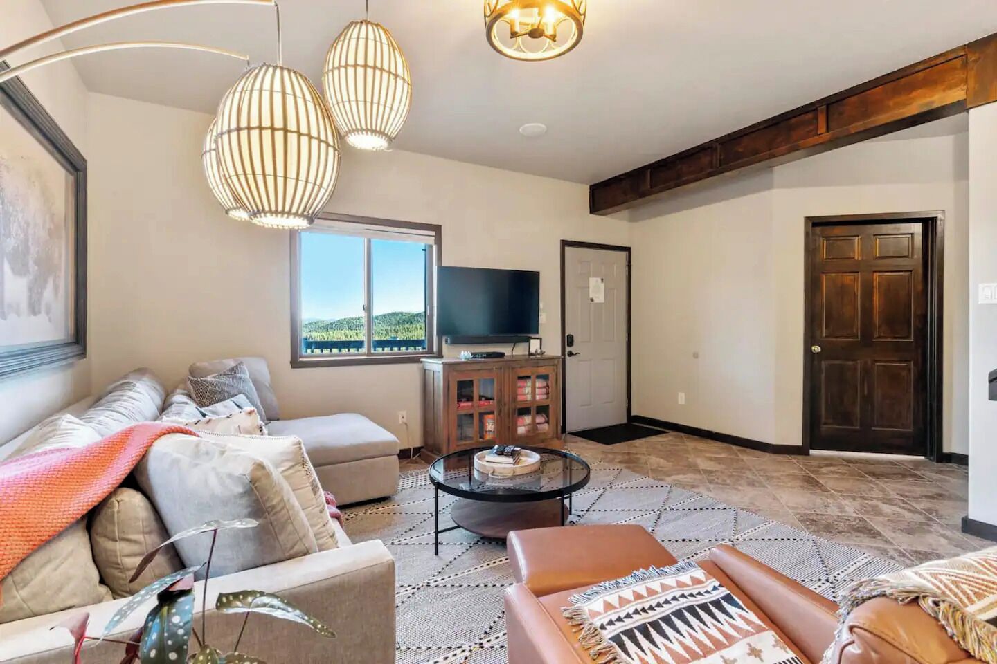 Smart TV, fireplace, video games