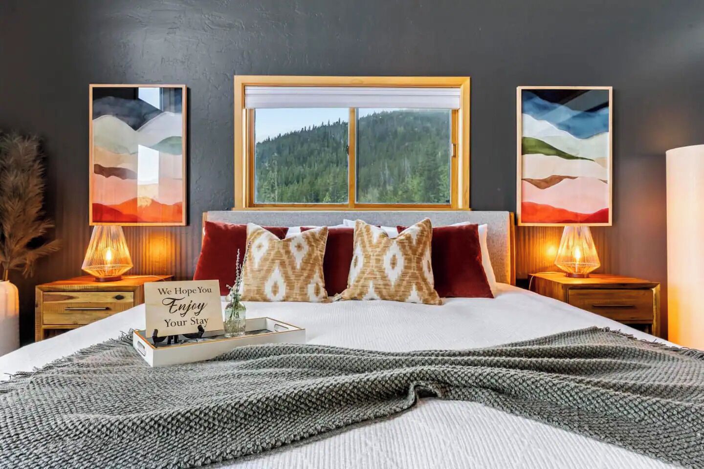 4 bedrooms, desk, iron/ironing board, travel crib