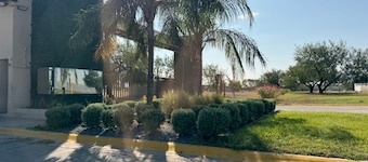 3 Bedroom house with Pool