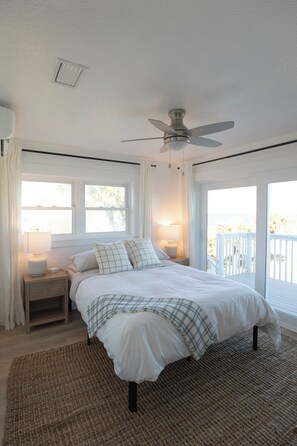 4 slaapkamers, een strijkplank/strijkijzer, reisbedje, gratis wifi