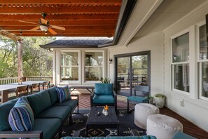 屋外ダイニングエリア