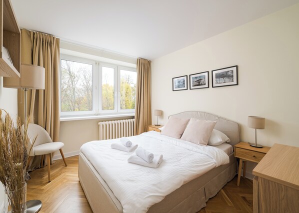2 bedrooms, iron/ironing board, WiFi, bed sheets