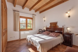 4 camere, ferro/asse da stiro, Wi-Fi gratuito, lenzuola