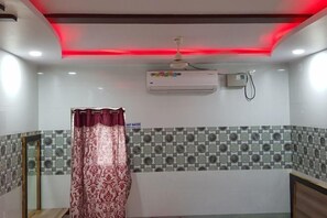 Room - Sree Mukhyaprana Residency (Mantralayam)