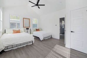 5 dormitorios, tabla de planchar con plancha, wifi gratis y ropa de cama