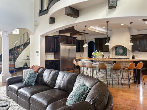 LuxGroupVilla, Pool, Sport Court, Game Room