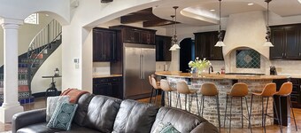 LuxGroupVilla, Pool, Sport Court, Game Room