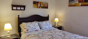 3 soverom, skrivebord, strykejern/-brett og wi-fi (inkludert)