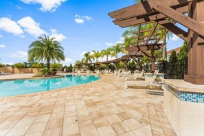 Pool - Spacious 4BR TownHome in Kissimmee, perfect for family getaways! (Kissimmee)