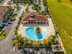 Exterior - Spacious 4BR TownHome in Kissimmee, perfect for family getaways! (Kissimmee)