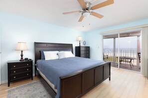 Room - 10th Floor Beachfront Condo! (Treasure Island)