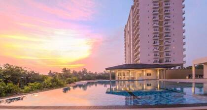 Opulent Living - Oceanview Penthouse with Tailored Guest Services