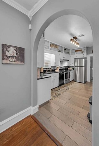 1925 Waco Charmer! Under 10 min. to Baylor, Magnolia Silos, downtown Waco, zoo!