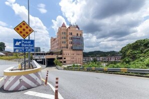 Exterior - MY Fame Hotel (Rasah)