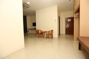 Room - MY Fame Hotel (Rasah)