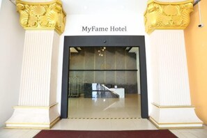 Exterior - MY Fame Hotel (Rasah)