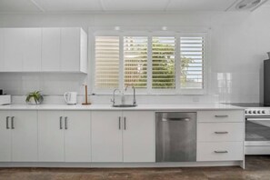 Room - Wanderlust 3Br Cottage Grange Illuminate Adelaide 2024 (Grange)