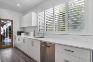 Room - Wanderlust 3Br Cottage Grange Illuminate Adelaide 2024 (Grange)