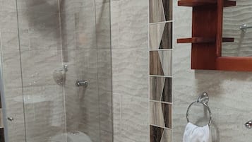Family Room | Free WiFi, bed sheets