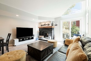 Smart TV y chimenea