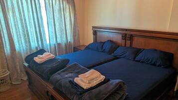 5 bedrooms, desk, iron/ironing board, free WiFi