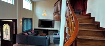 Luxurious house near the airport - Tumbaco center