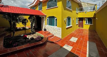 Luxurious house near the airport - Tumbaco center