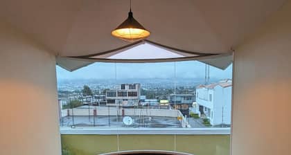 Lujosa casa cerca del aeropuerto - Tumbaco center
