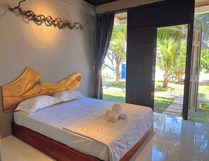 Front of property - Waikiki Lagi Beach Homestay & restaurant (La Gi)