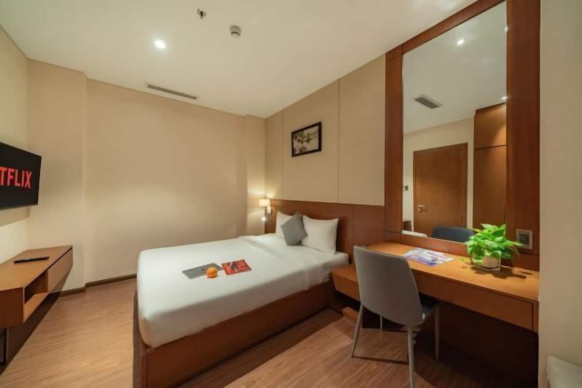 Minibar, desk, laptop workspace, soundproofing