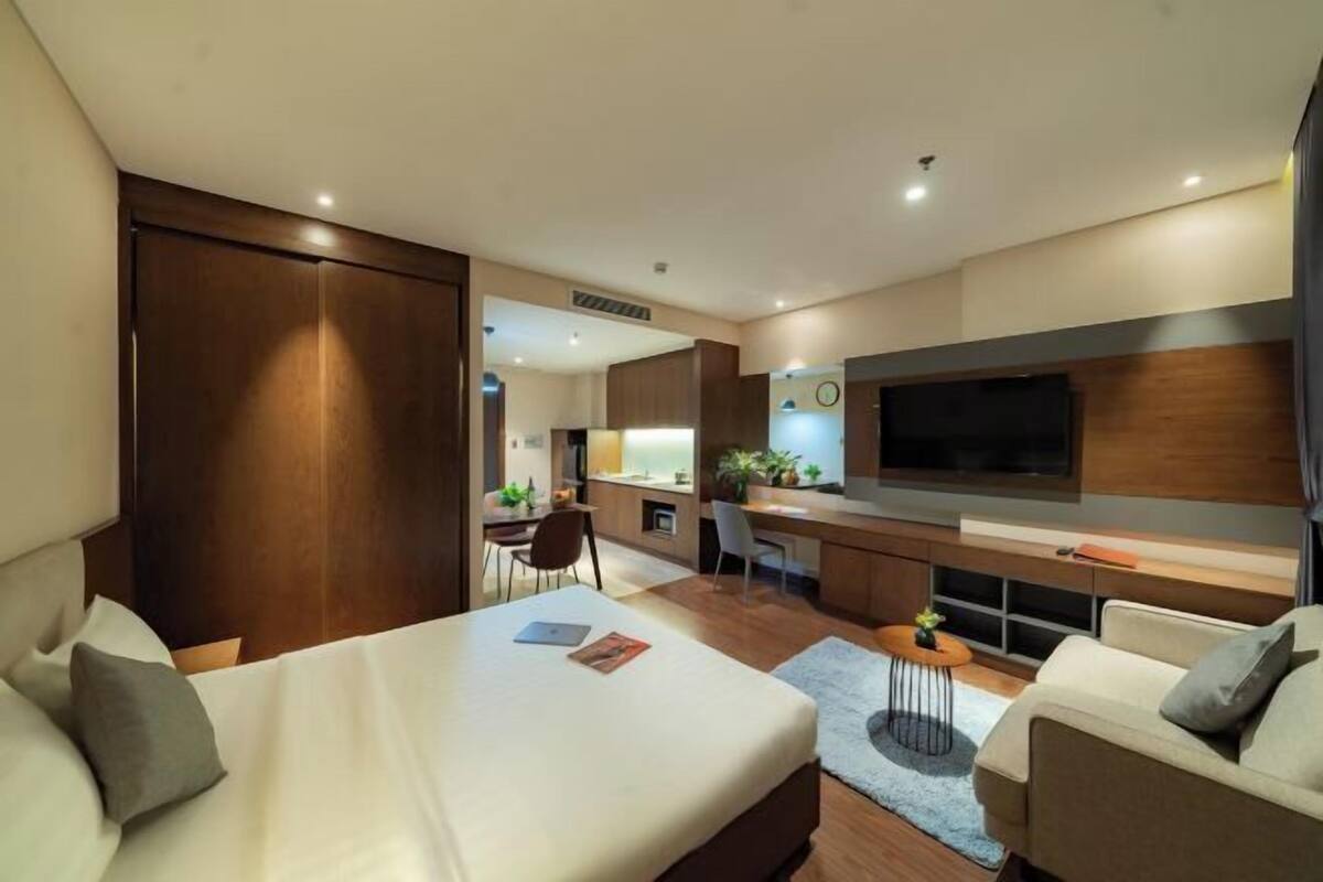 Minibar, Schreibtisch, laptopgeeigneter Arbeitsplatz