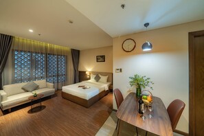 Deluxe Studio | Minibar, desk, laptop workspace, soundproofing - DHTS Business Hotel & Apartment (Ho Chi Minh City)