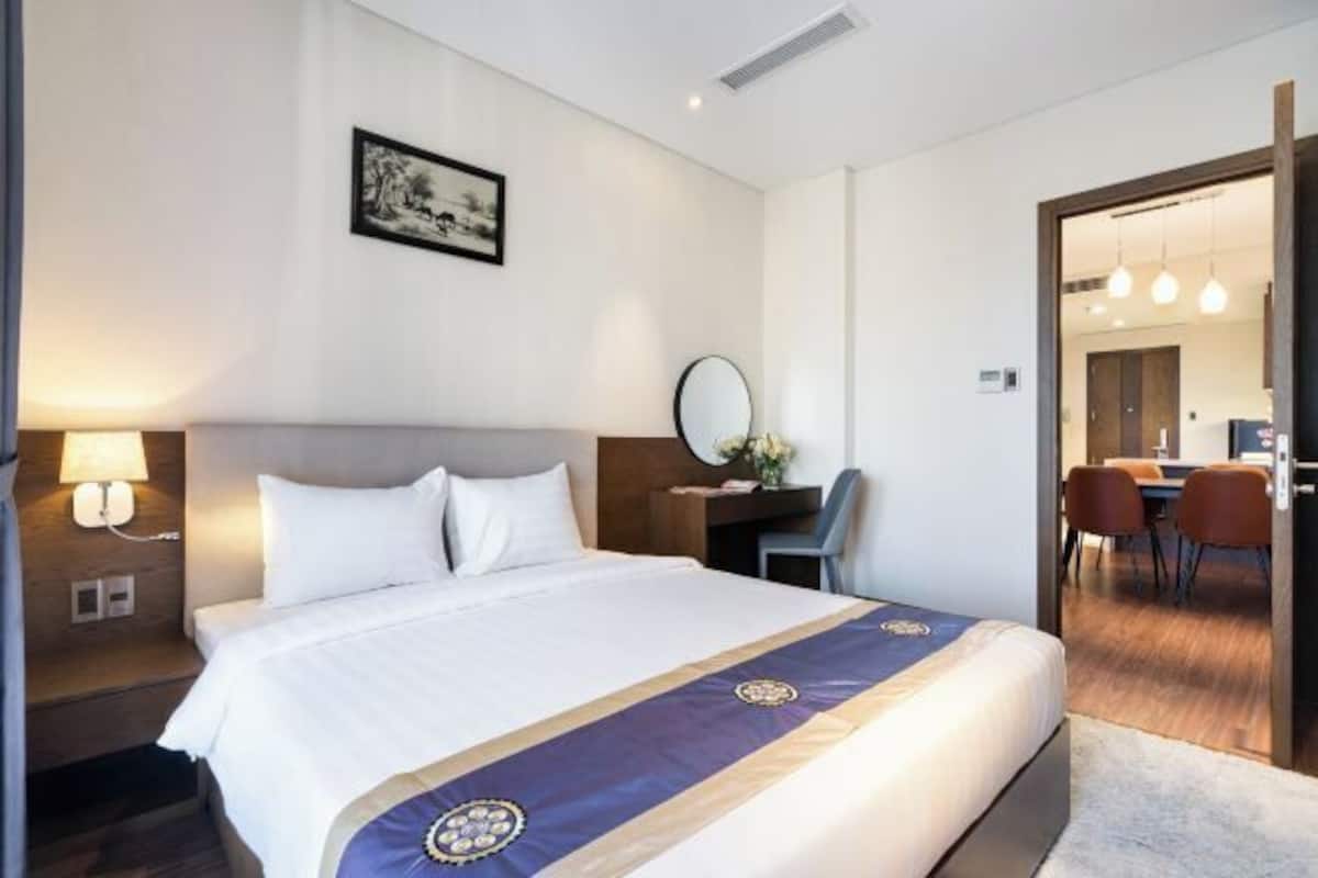 1 bilik tidur, bar mini, meja, ruang kerja komputer riba