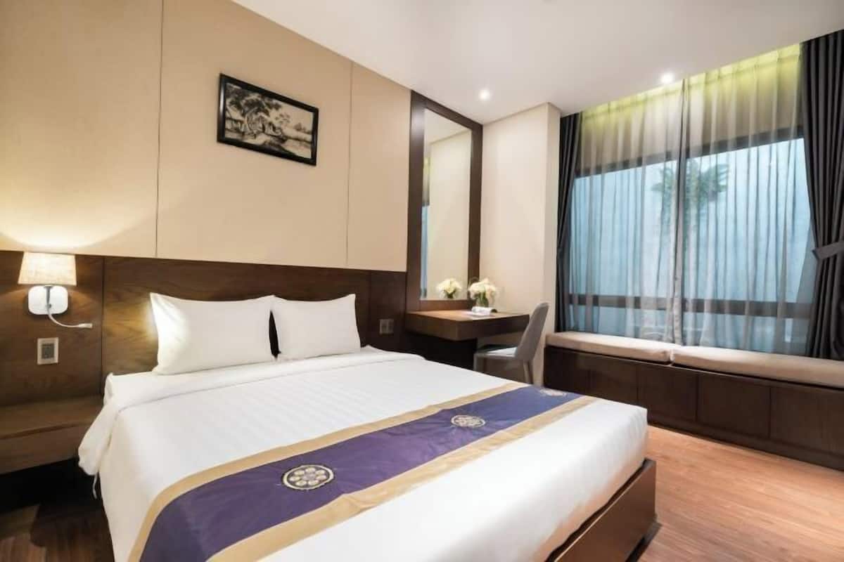 1 bilik tidur, bar mini, meja, ruang kerja komputer riba