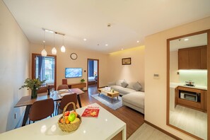 Family Suite with Balcony | Living area