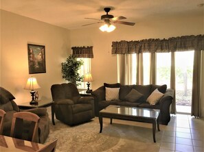 TV - Luxury Orlando Townhome 6425 - Emerald Island Resort Stay (Orlando)