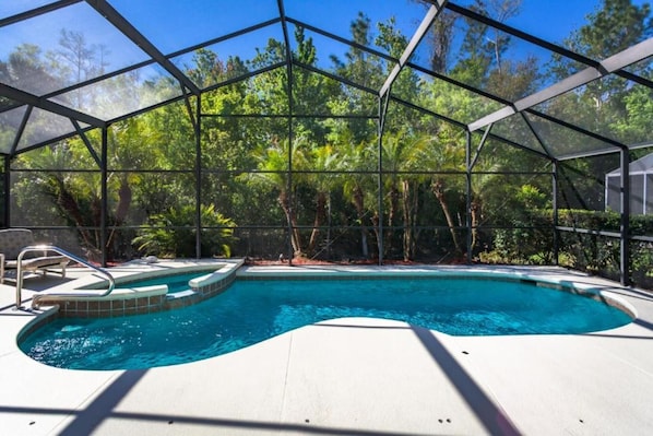 Beheizter Pool