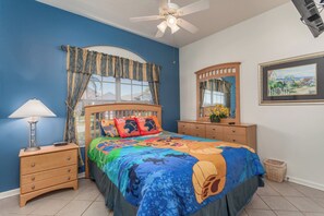 4 habitaciones, tabla de planchar con plancha, internet y ropa de cama 