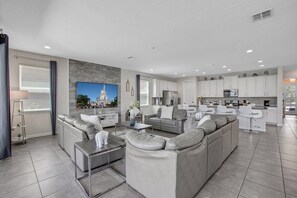 TV - Book Your Dream Stay, Orlando Villa 6455 (Orlando)