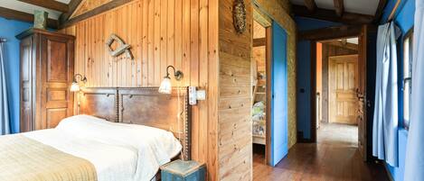 2 makuuhuonetta, silitysrauta/-lauta, ilmainen Wi-Fi, vuodevaatteet