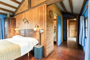 2 bedrooms, iron/ironing board, free WiFi, bed sheets - Country House 'Suite Alfar' with Private Terrace, Private Garden and Wi-Fi (Asturias)