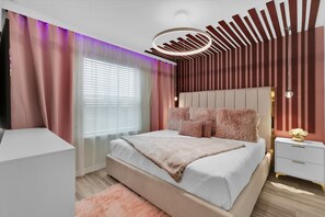 10 habitaciones, tabla de planchar con plancha, internet y ropa de cama 