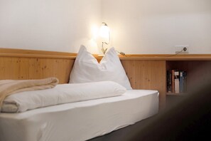 2 室のベッドルーム、WiFi (無料)、ベッドシーツ